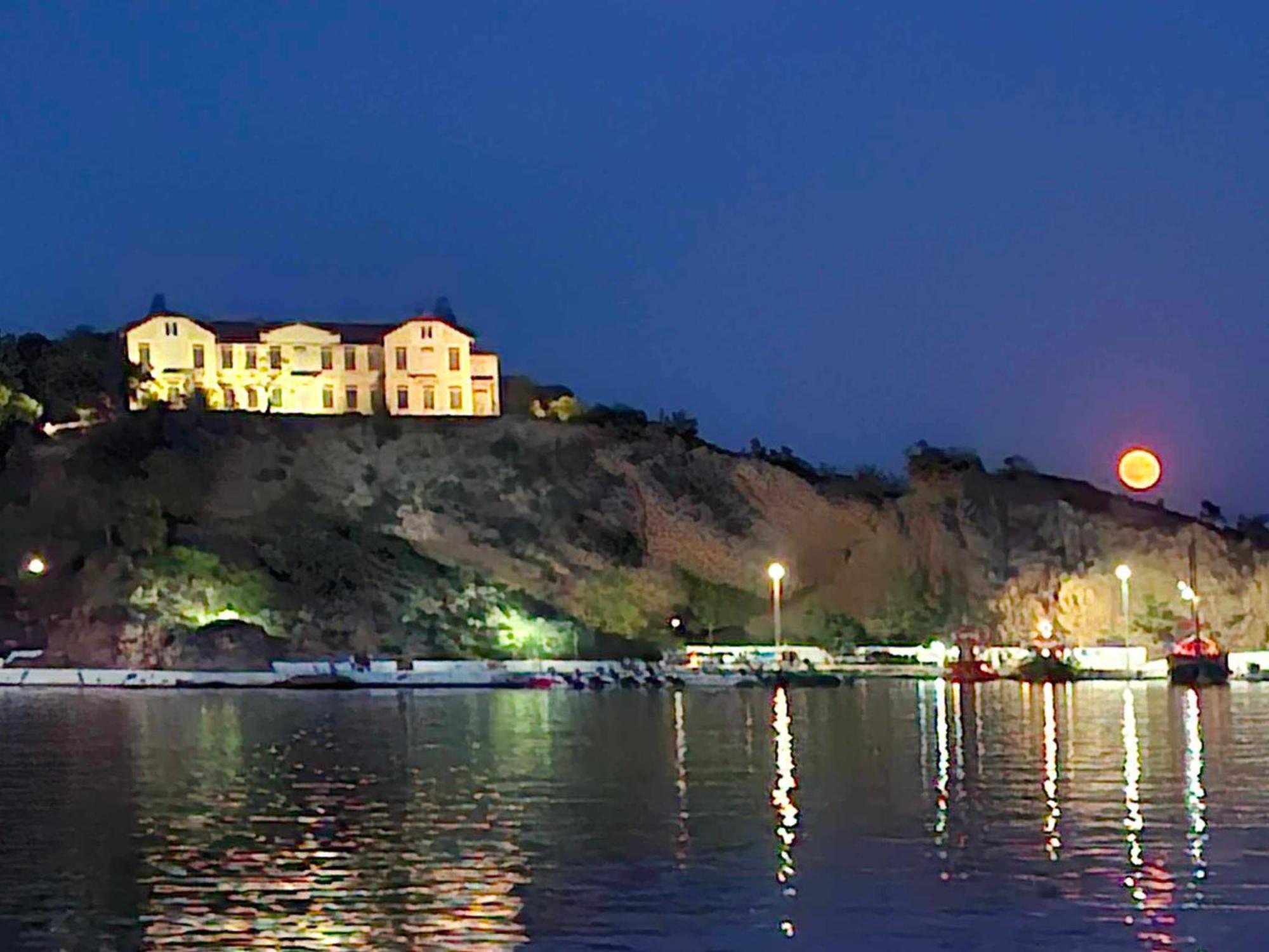 Sea Breeze 2 Apartment Лименария Екстериор снимка