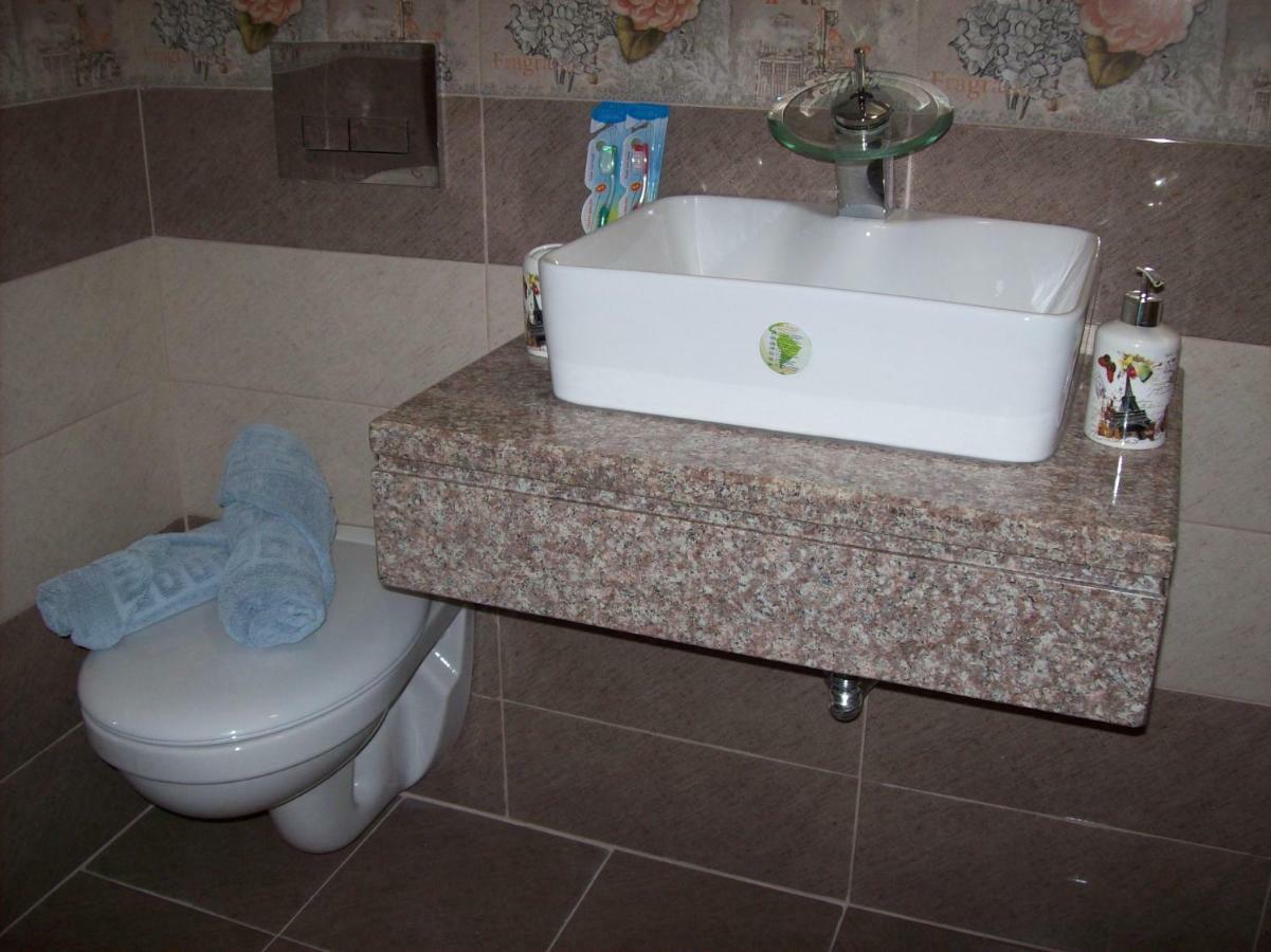 Sea Breeze 2 Apartment Лименария Екстериор снимка